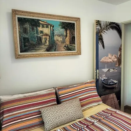 A Due Passi Dal Mare Apartment *
